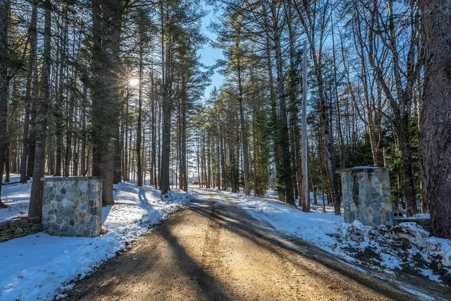 $750,000 | 340 Melendy Hill Road, Londonderry, VT 05155