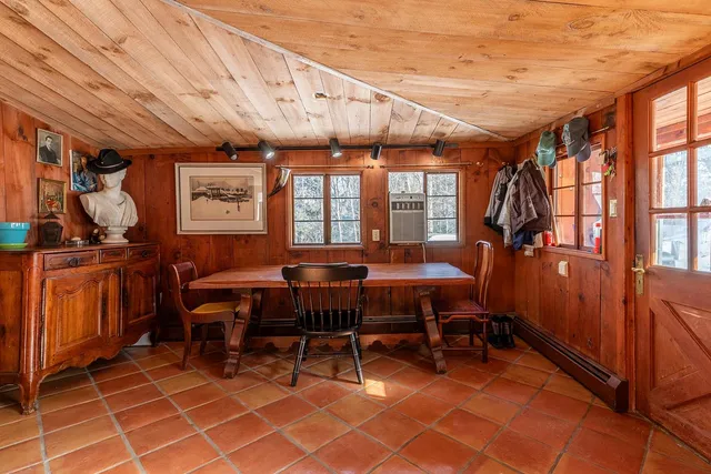 $750,000 | 340 Melendy Hill Road, Londonderry, VT 05155