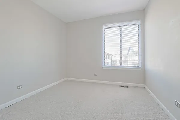 $249,900 | 1332 Kingsbury Drive, Unit 1, Hanover Park, IL 60133