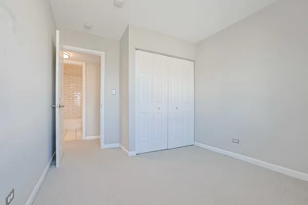 $249,900 | 1332 Kingsbury Drive, Unit 1, Hanover Park, IL 60133