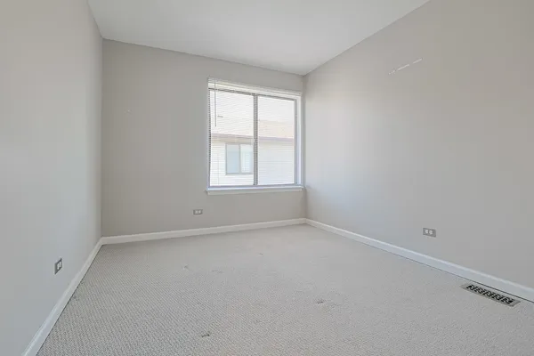 $249,900 | 1332 Kingsbury Drive, Unit 1, Hanover Park, IL 60133