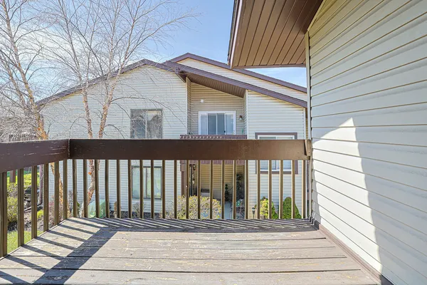 $249,900 | 1332 Kingsbury Drive, Unit 1, Hanover Park, IL 60133