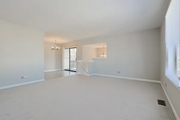 $249,900 | 1332 Kingsbury Drive, Unit 1, Hanover Park, IL 60133