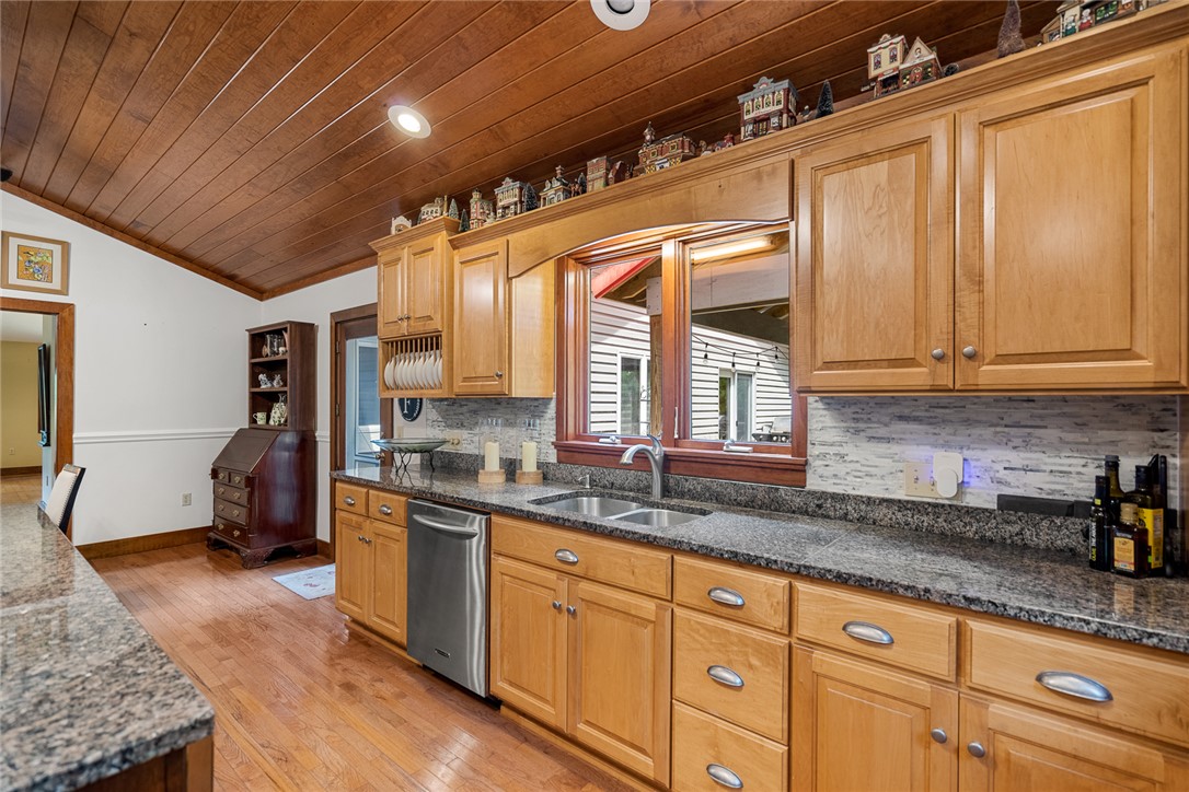 324 Hobson Road Anderson, SC 29621 - Photo 17 of 46 This spacious kitchen offers ample cabinetry, extensive counter space, and a functional layout.
