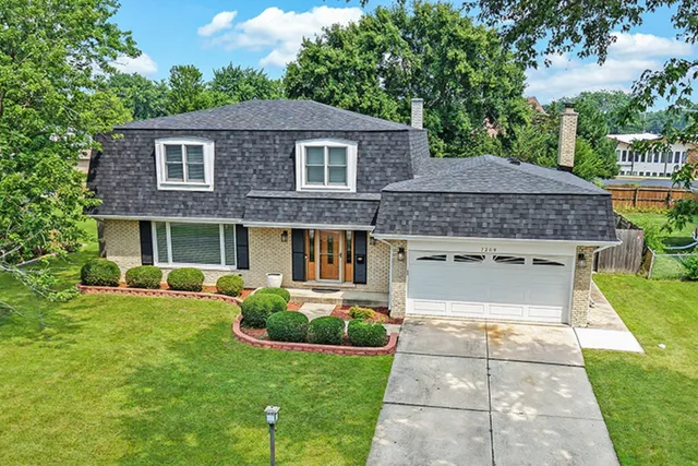 $599,900 | 7209 Grant Street, Darien, IL 60561