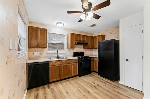 $219,000 | 5917 Red River Drive, Dickinson, TX 77539