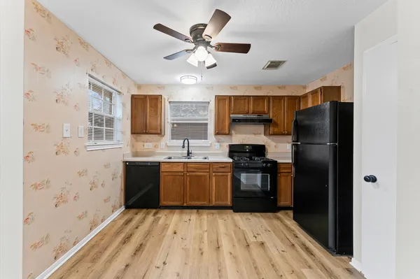 $219,000 | 5917 Red River Drive, Dickinson, TX 77539