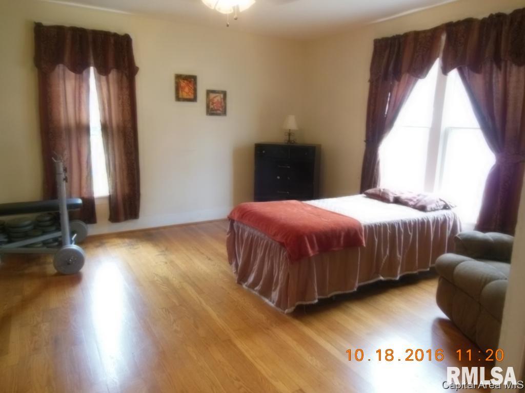 206 West Washington Street Athens, IL 62613 - Photo 9 of 12 Gallery Image 9