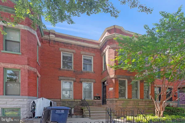 $875,000 | 331 E Street Northeast, Washington, DC 20002