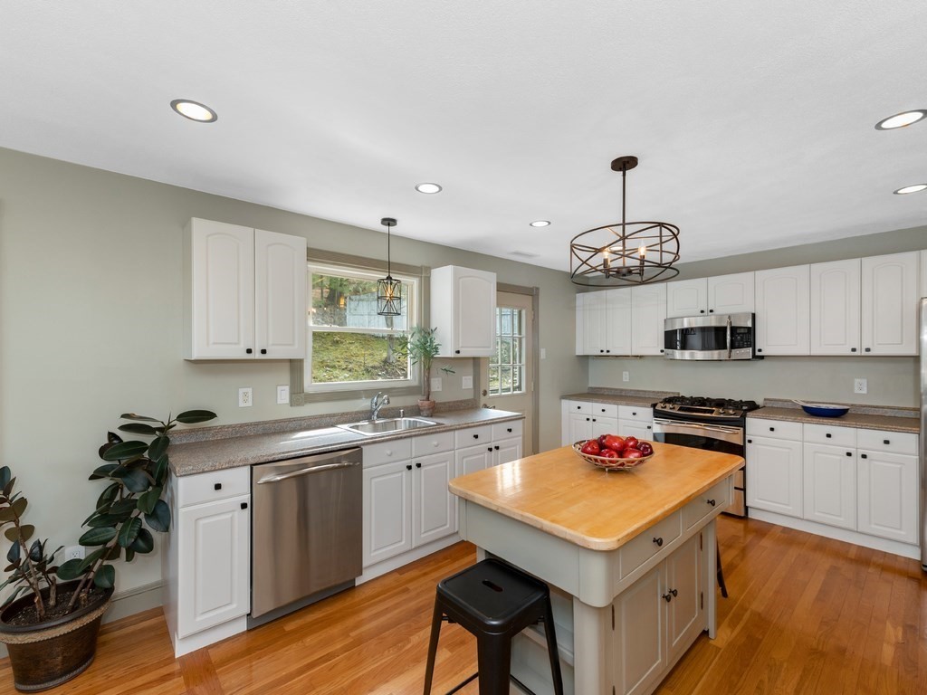 103 Copeland Road Lynn, MA 01904 - Photo 6 of 30 Gallery Image 6