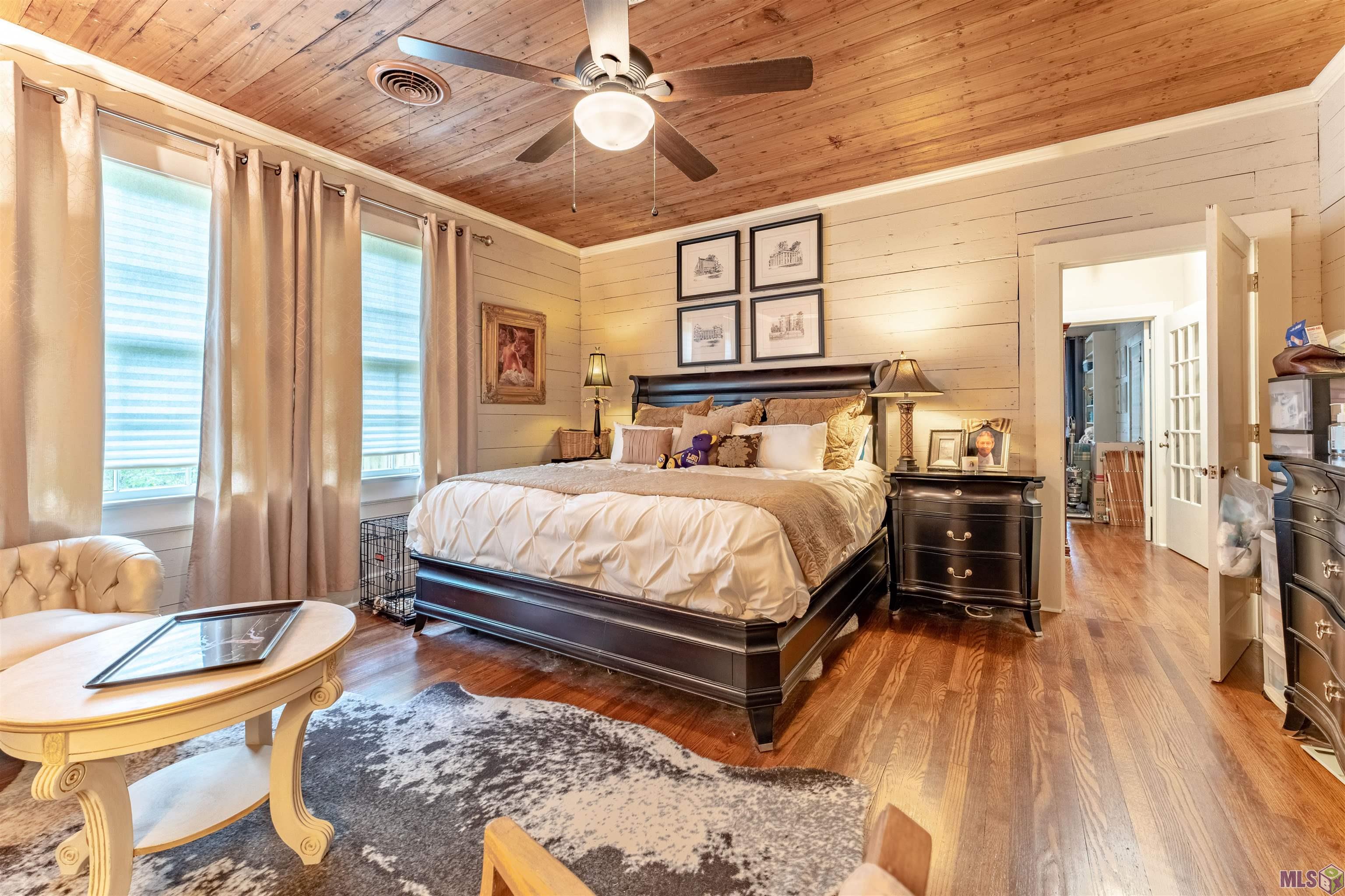1904 Stanford Avenue Baton Rouge, LA 70808 - Photo 14 of 31 Huge master bedroom with exposed Cypress beams and ensuite bathroom