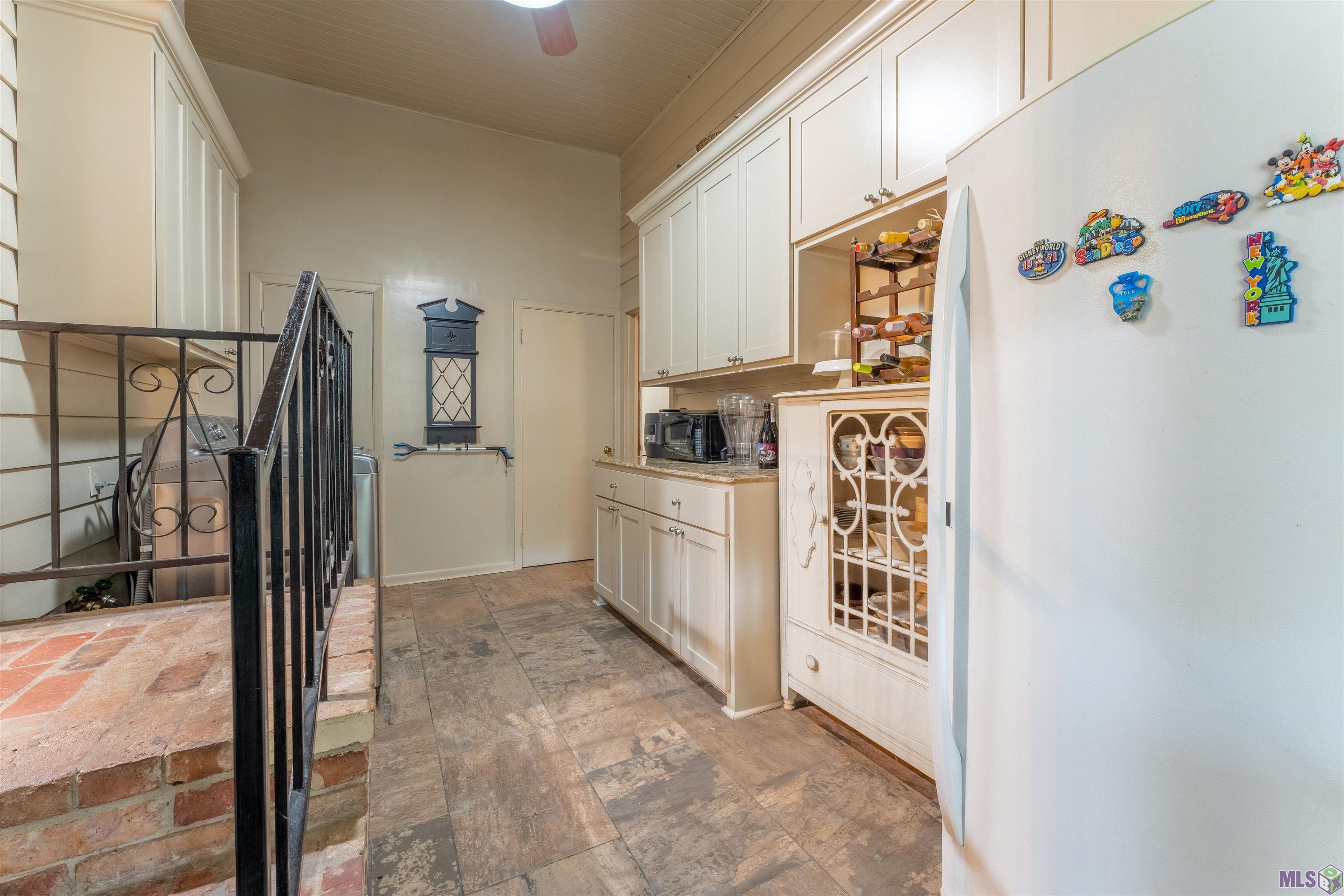 1904 Stanford Avenue Baton Rouge, LA 70808 - Photo 20 of 31 Laundry/Butlers pantry with tons of storage