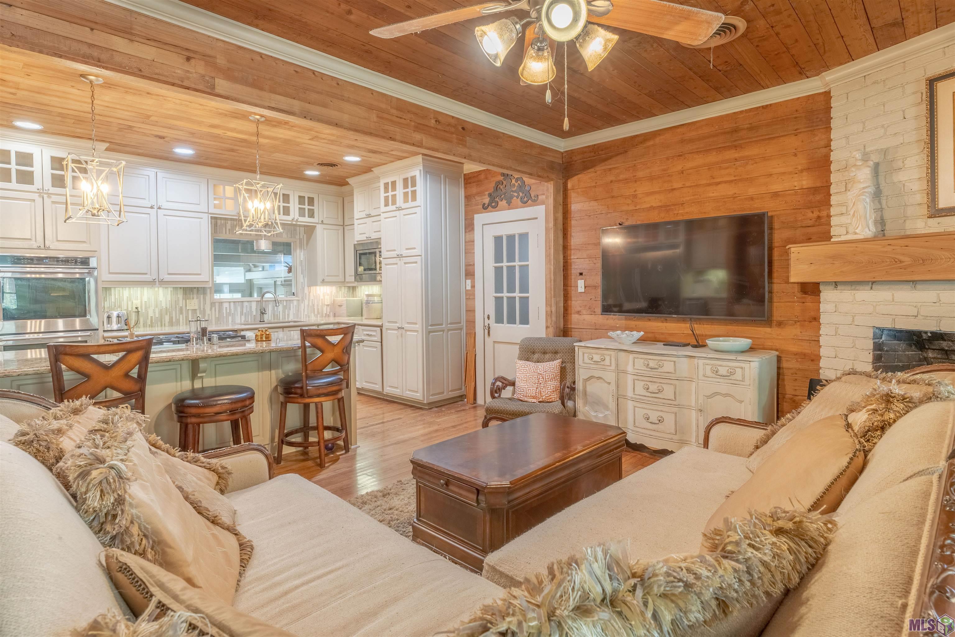 1904 Stanford Avenue Baton Rouge, LA 70808 - Photo 5 of 31 Wow! All open to kitchen