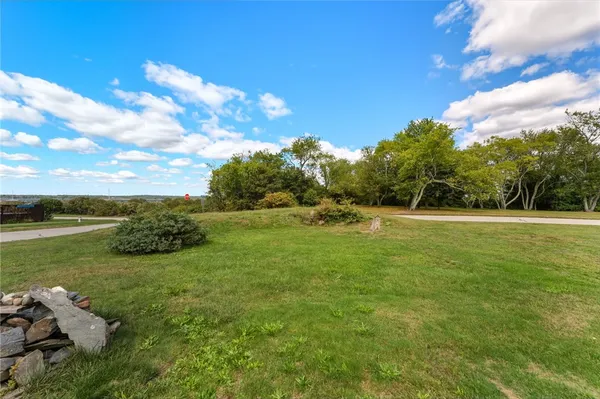 $375,000 | 0 Common Fence Point Boulevard, Portsmouth, RI 02871