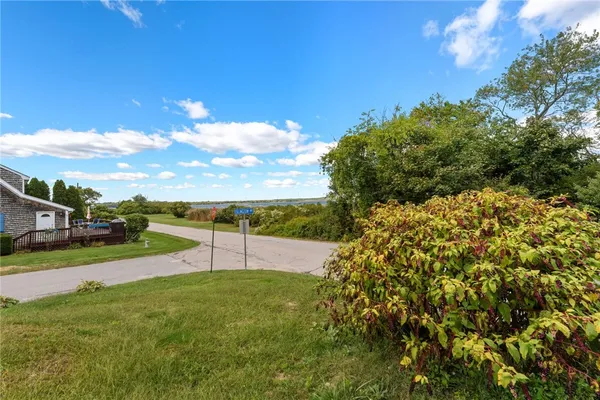 $375,000 | 0 Common Fence Point Boulevard, Portsmouth, RI 02871