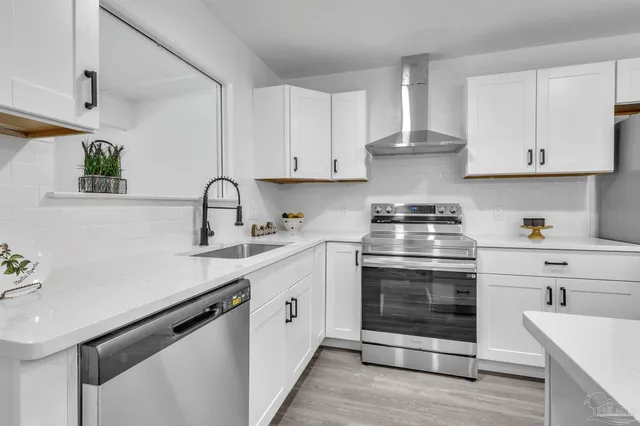 $325,000 | 4044 Elmcrest Drive, Pensacola, FL 32504