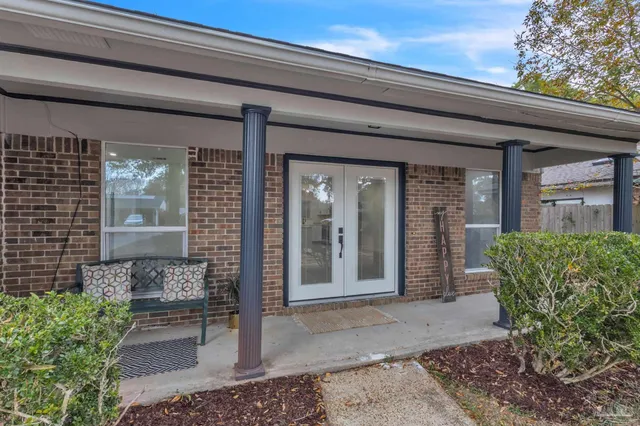 $325,000 | 4044 Elmcrest Drive, Pensacola, FL 32504