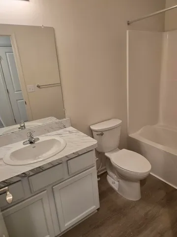 $300,000 | 4270 Plum Village Circle, Unit 37, Monroe, MI 48161