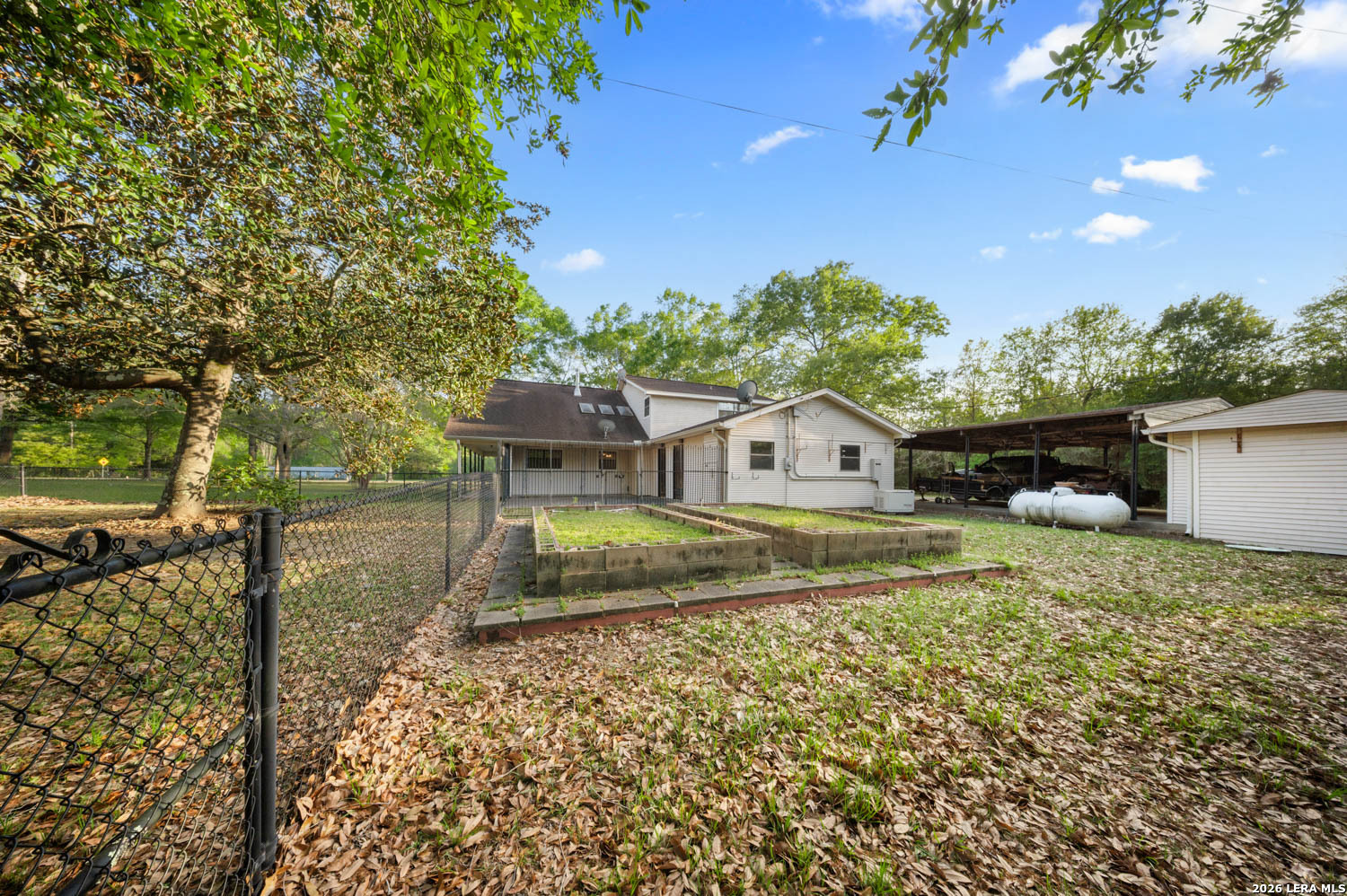 414 Fm 2827 Warren, TX 77664 - Photo 11 of 31