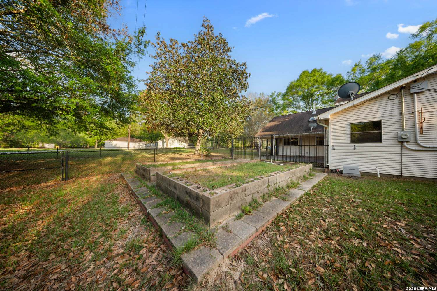 414 Fm 2827 Warren, TX 77664 - Photo 7 of 31