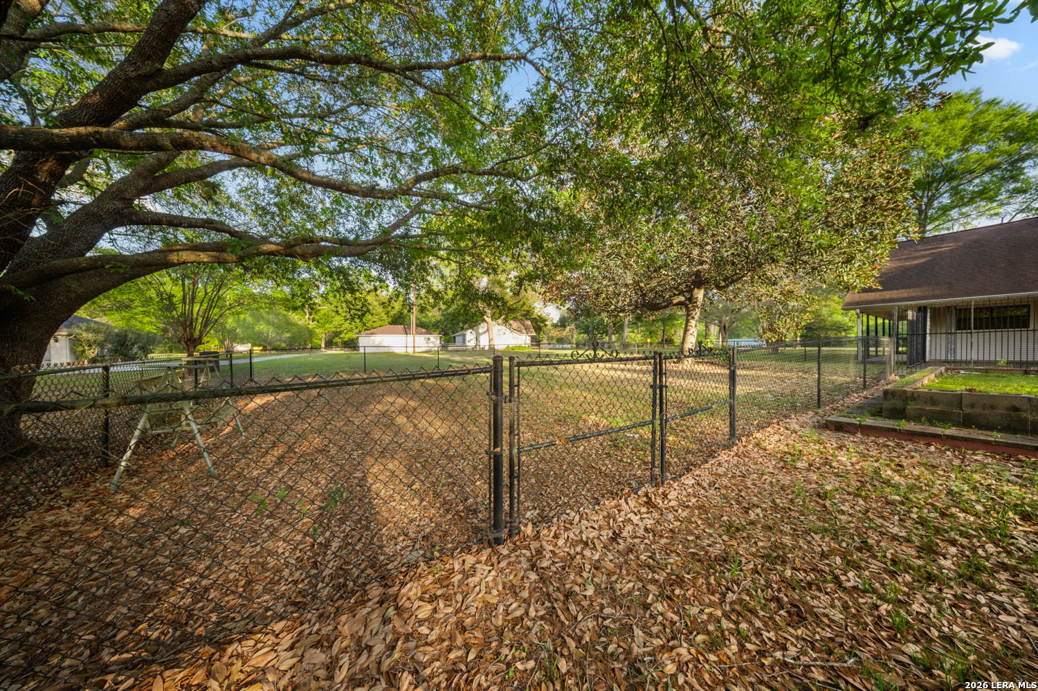 414 Fm 2827 Warren, TX 77664 - Photo 10 of 31