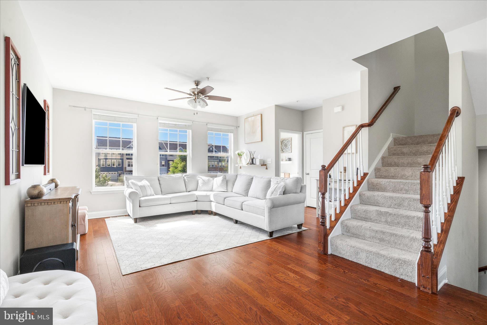 4668 Cambria Road Frederick, MD 21703 - Photo 10 of 38 Bright Living Room
