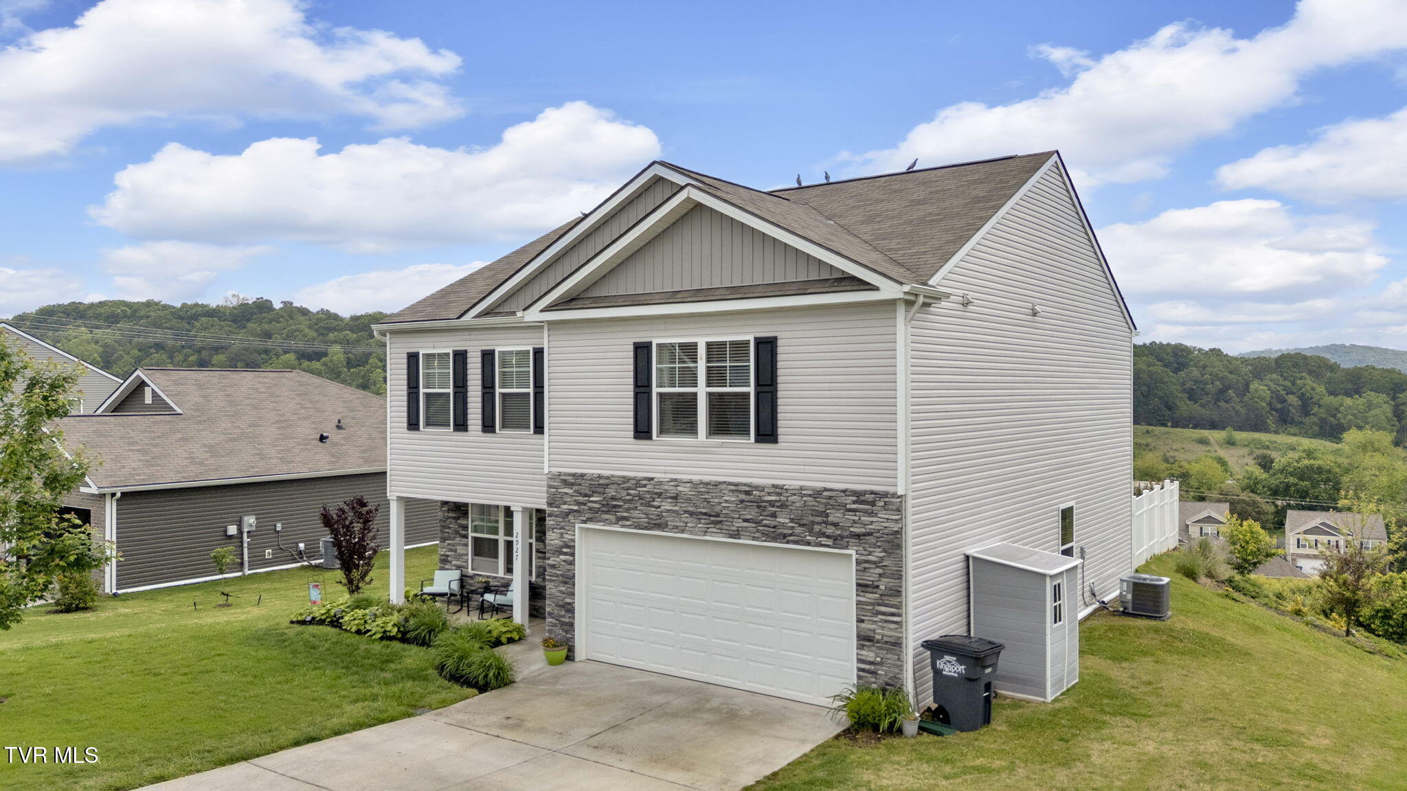 2927 Southbridge Road Kingsport, TN 37664 - Photo 2 of 40 2-web-or-mls-DJI_20250508122149_0076_D