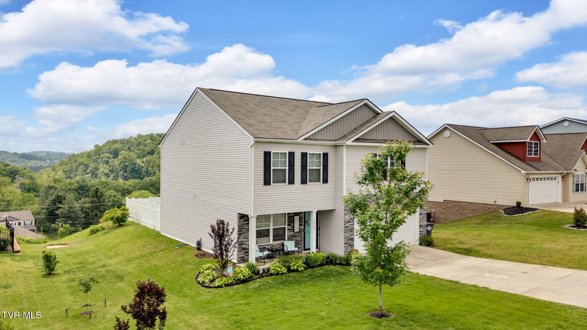 2927 Southbridge Road Kingsport, TN 37664 - Photo 3 of 40 9-web-or-mls-DJI_20250508122532_0111_D