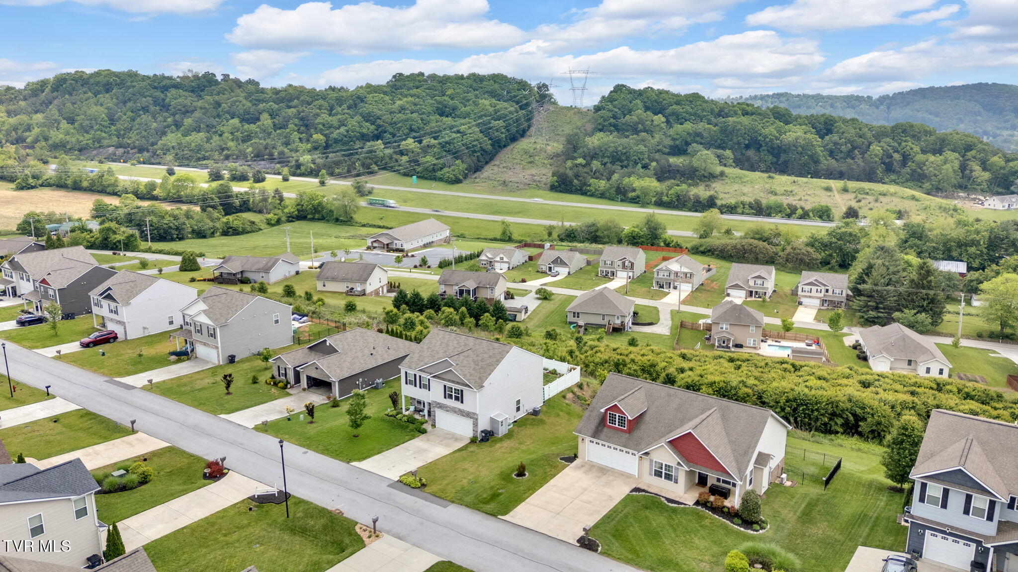 2927 Southbridge Road Kingsport, TN 37664 - Photo 9 of 40 8-web-or-mls-DJI_20250508122401_0104_D