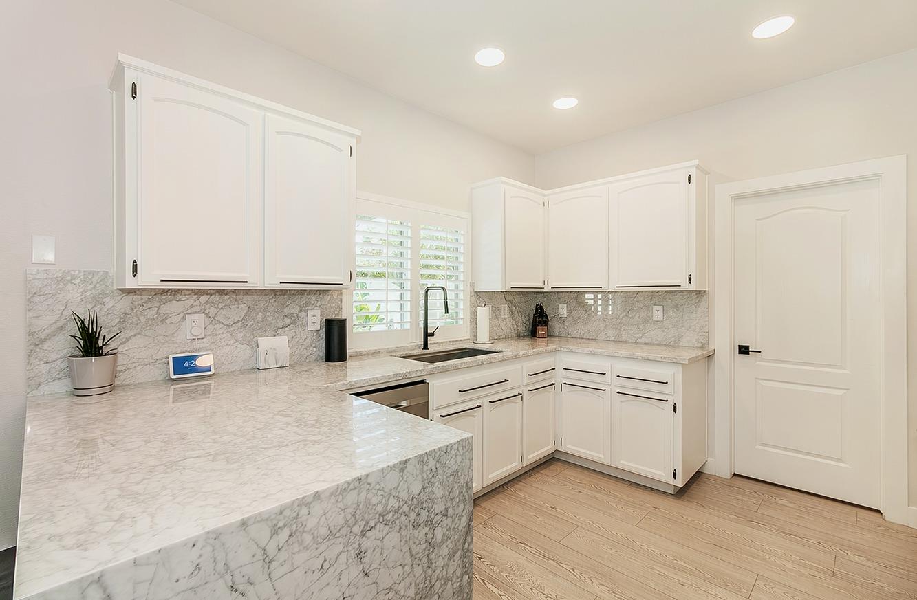 1980 Lawrence Avenue Clovis, CA 93611 - Photo 14 of 54