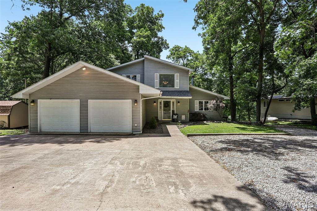 111 Solar Circle Litchfield, IL 62056 - Photo 1 of 55