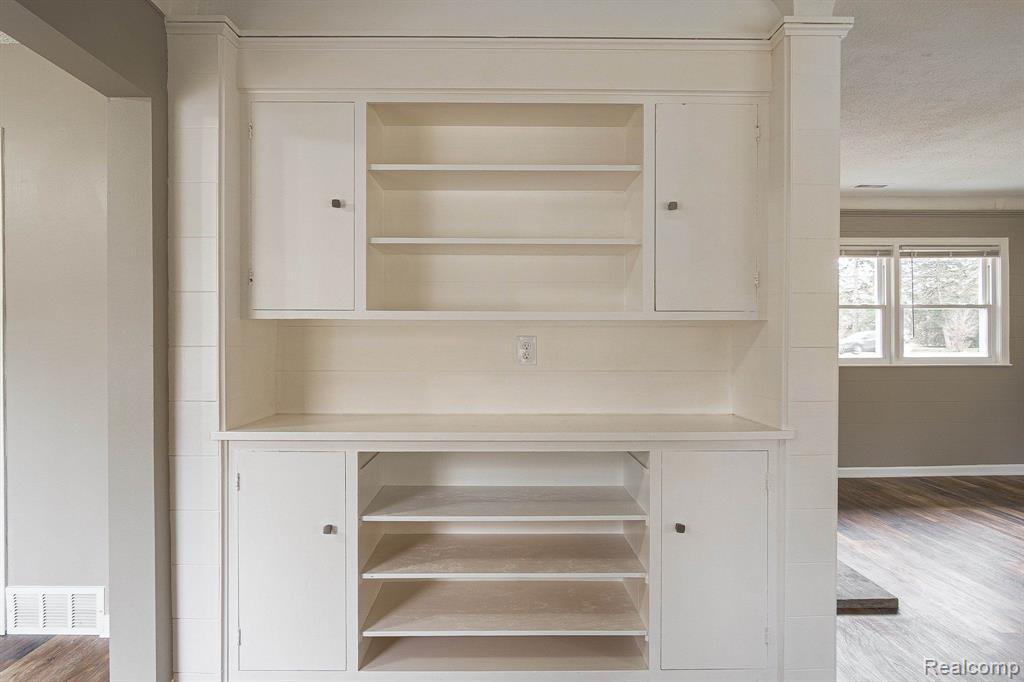 16010 West 13 Mile Road Beverly Hills, MI 48025 - Photo 16 of 21