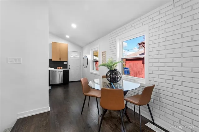 $415,000 | 600 North Iowa Avenue, Villa Park, IL 60181