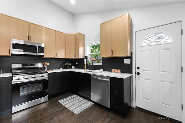 $415,000 | 600 North Iowa Avenue, Villa Park, IL 60181