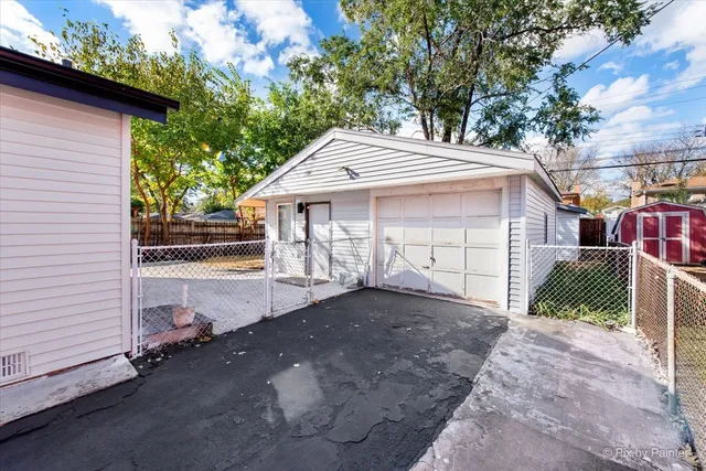 $415,000 | 600 North Iowa Avenue, Villa Park, IL 60181