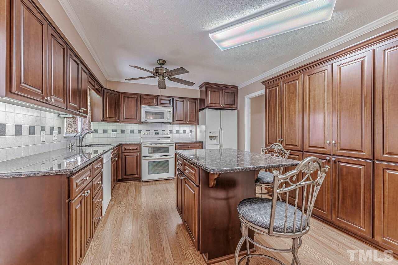 6308 New Market Way Raleigh, NC 27615 - Photo 11 of 30