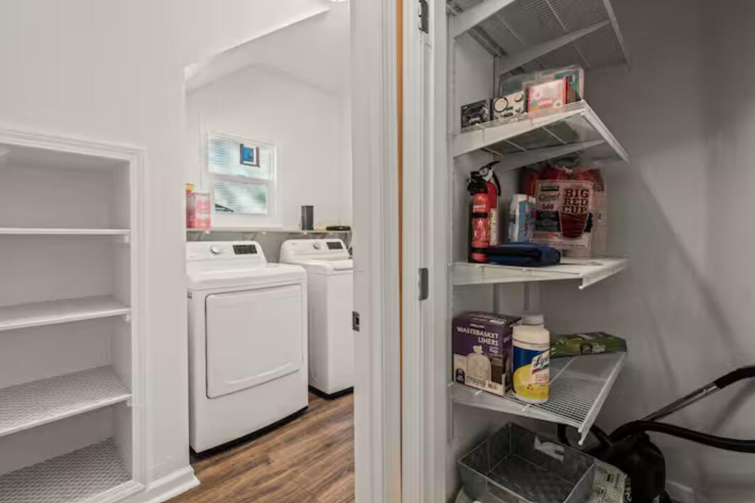 2853 South Ellen Street Milwaukee, WI 53207 - Photo 14 of 27 Laundry Room On Main Level