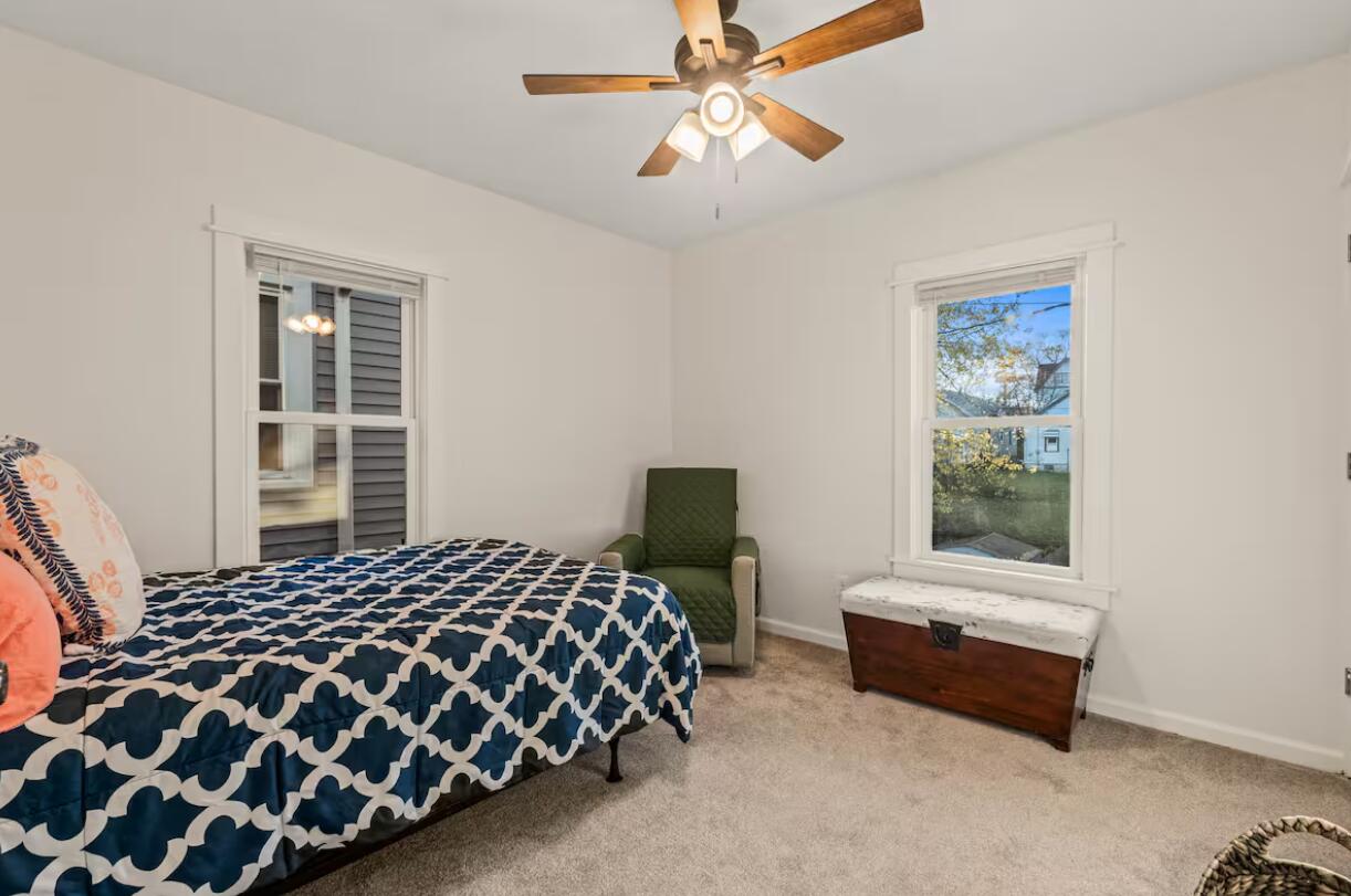 2853 South Ellen Street Milwaukee, WI 53207 - Photo 15 of 27 Main Level Bedroom