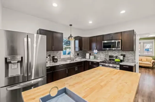 $3,000 | 2853 South Ellen Street, Milwaukee, WI 53207