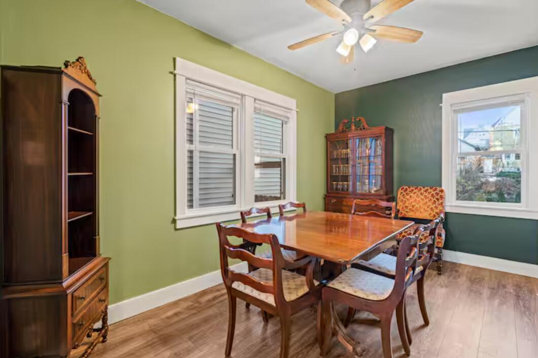 2853 South Ellen Street Milwaukee, WI 53207 - Photo 10 of 27 Dining Room