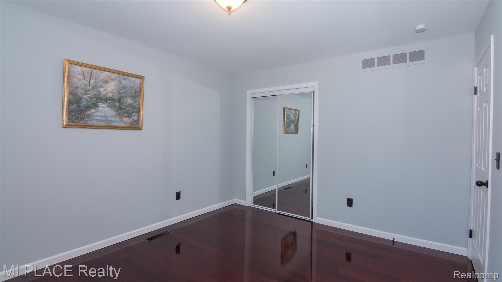 17111 Westhampton Road Southfield, MI 48075 - Photo 34 of 43 Bedroom 3