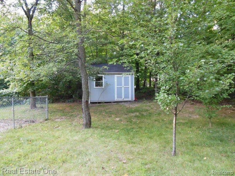10862 Mcgregor Road Pinckney, MI 48169 - Photo 9 of 49 Shed