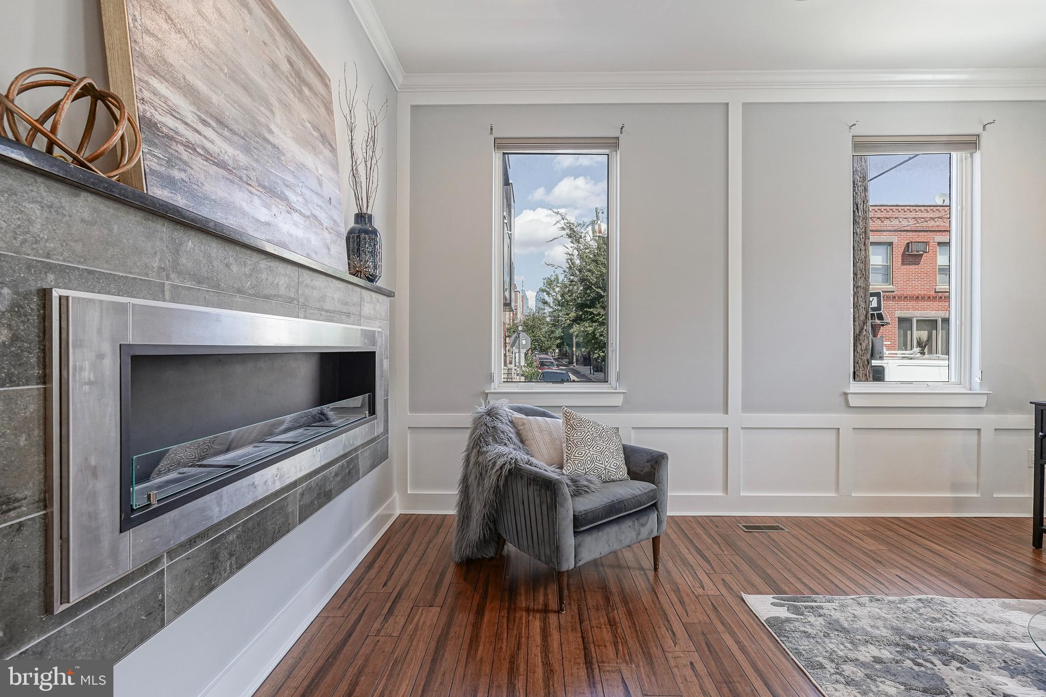 1620 Reed Street Philadelphia, PA 19146 - Photo 4 of 49 Skyline is visible from the 1st floor!