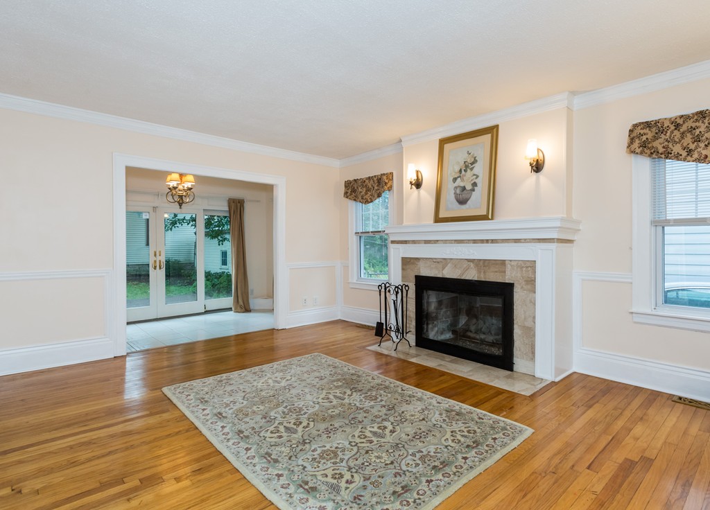 109 Wayne Street Springfield, MA 01118 - Photo 8 of 29