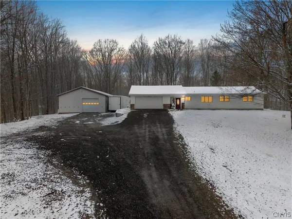 $324,900 | 50 West Myers Road, Minetto, NY 13126