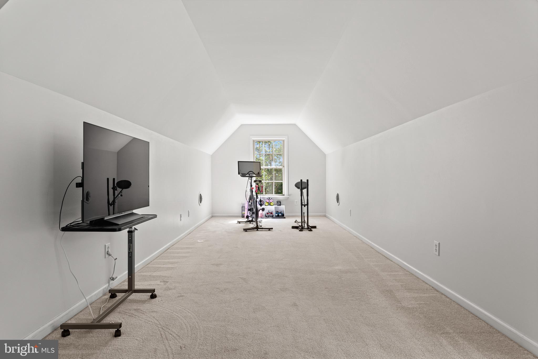 1650 Doerr Road Quakertown, PA 18951 - Photo 25 of 48 Seating area in primary bedroom.