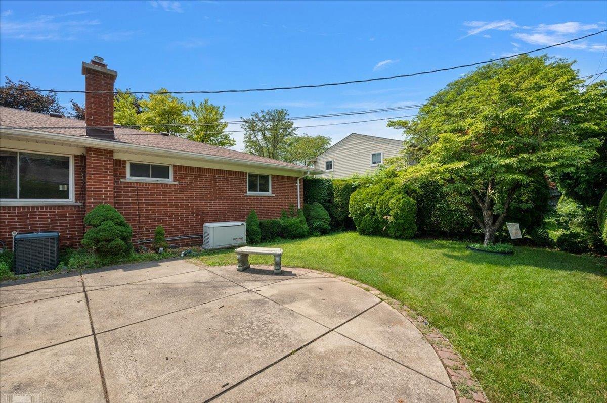 632 South Rosedale Court Grosse Pointe Woods, MI 48236 - Photo 52 of 63