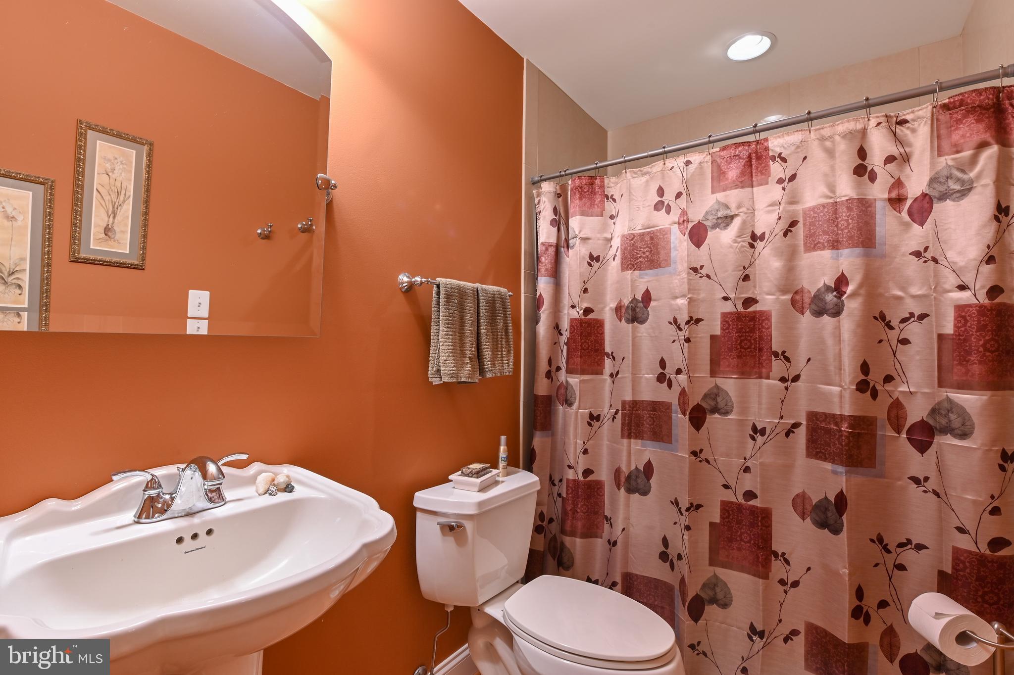 3617 Branhum Road Edgewater, MD 21037 - Photo 25 of 55 Main level FULL bath