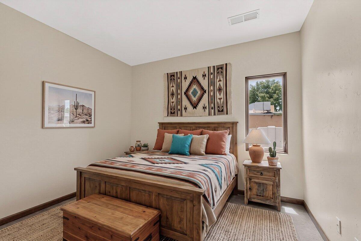 2604 Rincon Del Rio Court Northwest Albuquerque, NM 87107 - Photo 10 of 47 Gallery Image 10