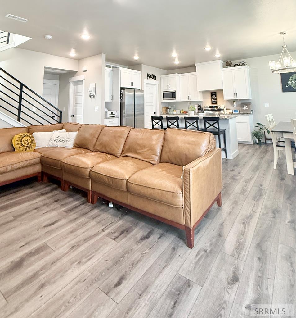 299 Hummingbird Way Sugar City, ID 83448 - Photo 7 of 46